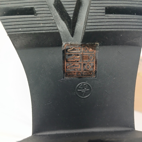 Pretty Little Thing Y2k Chunky Chelsea Boots Black Size 7 Slip-on Whimsy Goth - Picture 9 of 12